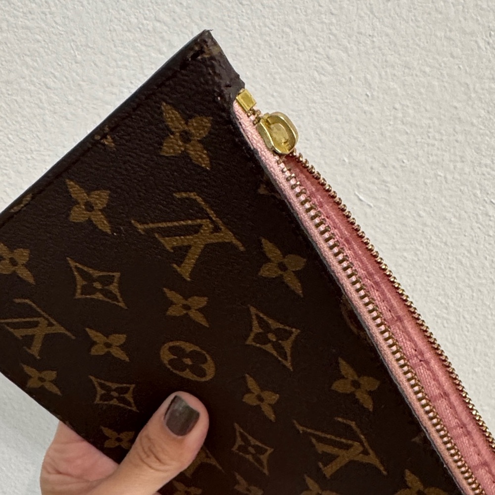 Monogram Wristlet with pink interior - Picture 7 of 12